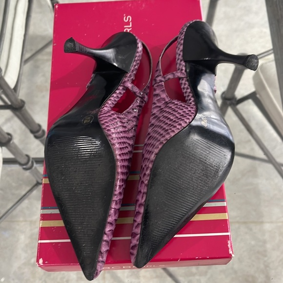 BCBGirls 6.5 eggplant/aubergine anaconda print sling back  pointy toe heel. - Picture 5 of 8